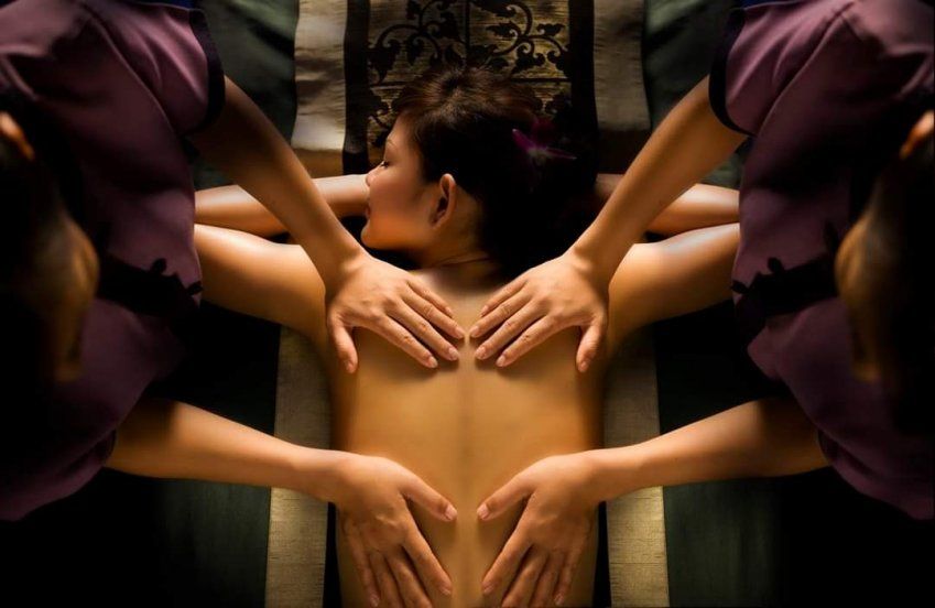 MASAJE ESTRELLA A 4 MANOS